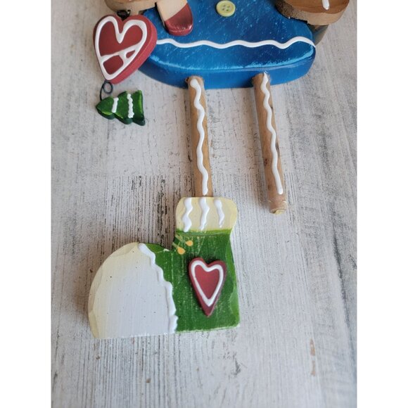 Gingerbread folk AS IS wooden heart tree xmas decor candy cane - Picture 2 of 8